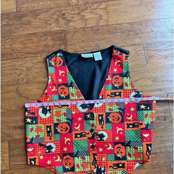 Vintage Halloween Themed Vest - Picture 4 of 6